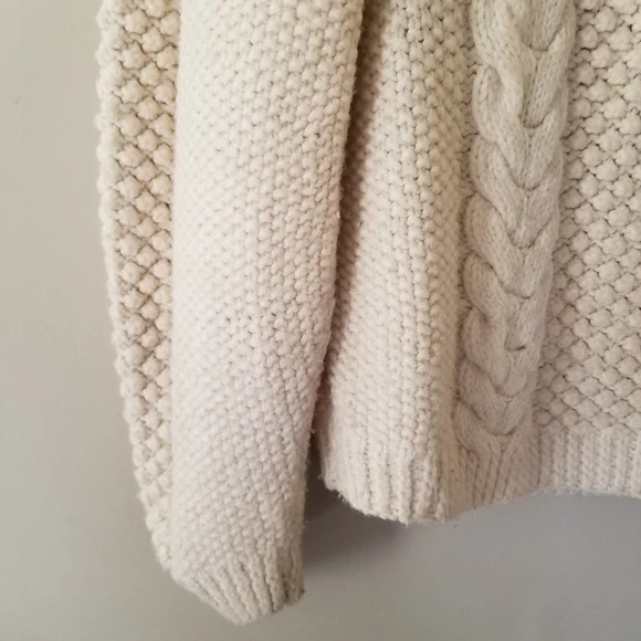 Vintage Cream Cable Knit Sweater - Picture 4 of 11